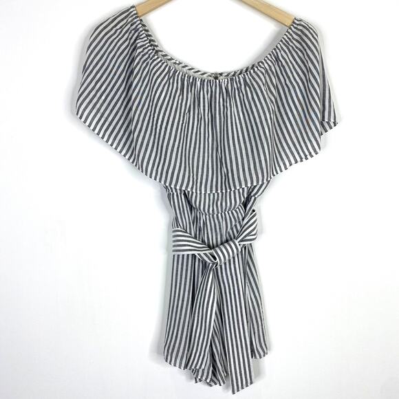 ALICE+OLIVIA Dory Romper Shorts Sz 0 Black Stripe Off Shoulder Ruffled Coastal - Picture 3 of 12